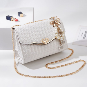 Elegant Pink Crystal Clutch Bag