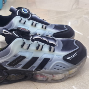 Stylish, sporty kids’ sneakers with a futuristic design
